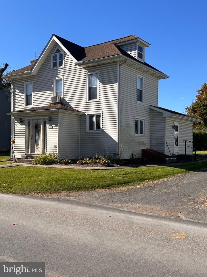 Property Photo: 35 Woodlawn Avenue PA 17063