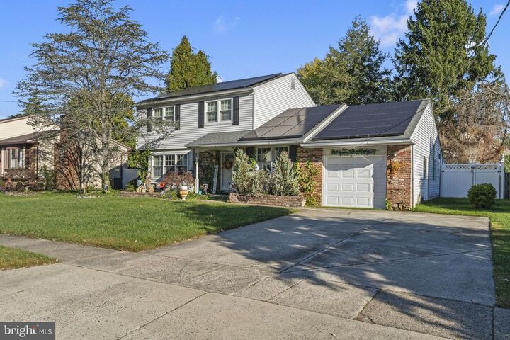 Property Photo:  75 Saratoga Road  NJ 08084 