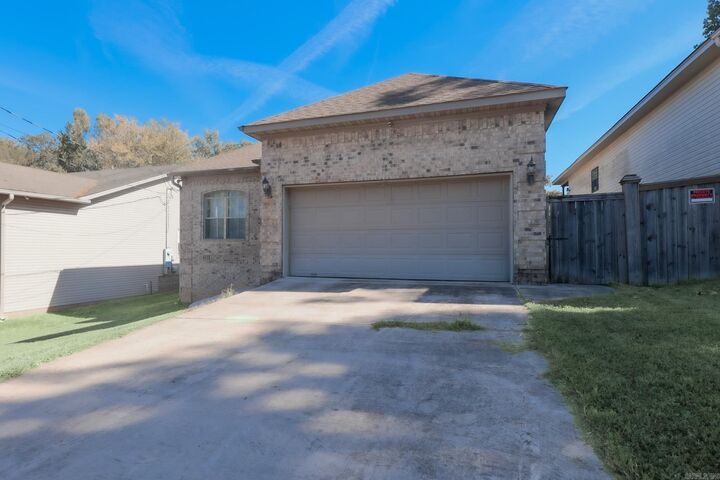 Property Photo: 1911 Perry Street AR 72205-6651