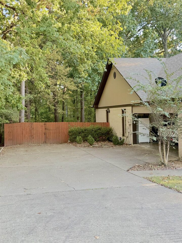 Property Photo:  1180 Cambridge Circle  AR 72019 