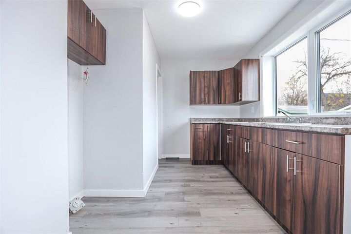 Photo de la propriété: 756 Manitoba Avenue MB R2W 2H5