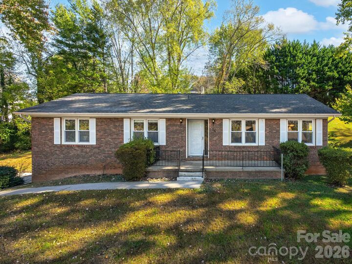 Property Photo: 16 Sun Valley Court NC 28701