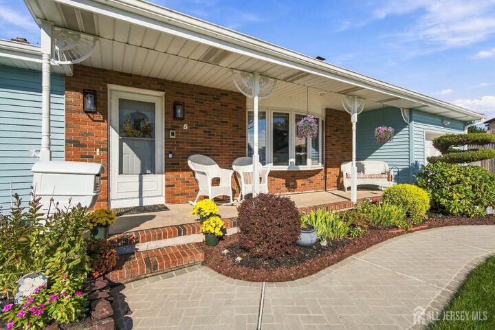 Property Photo:  5 Seaman Court  NJ 08879 