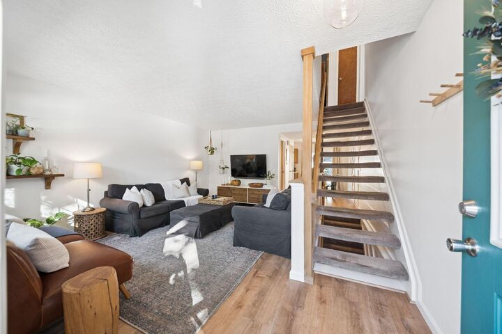 Property Photo: 8186 Rochester Way OH 43081