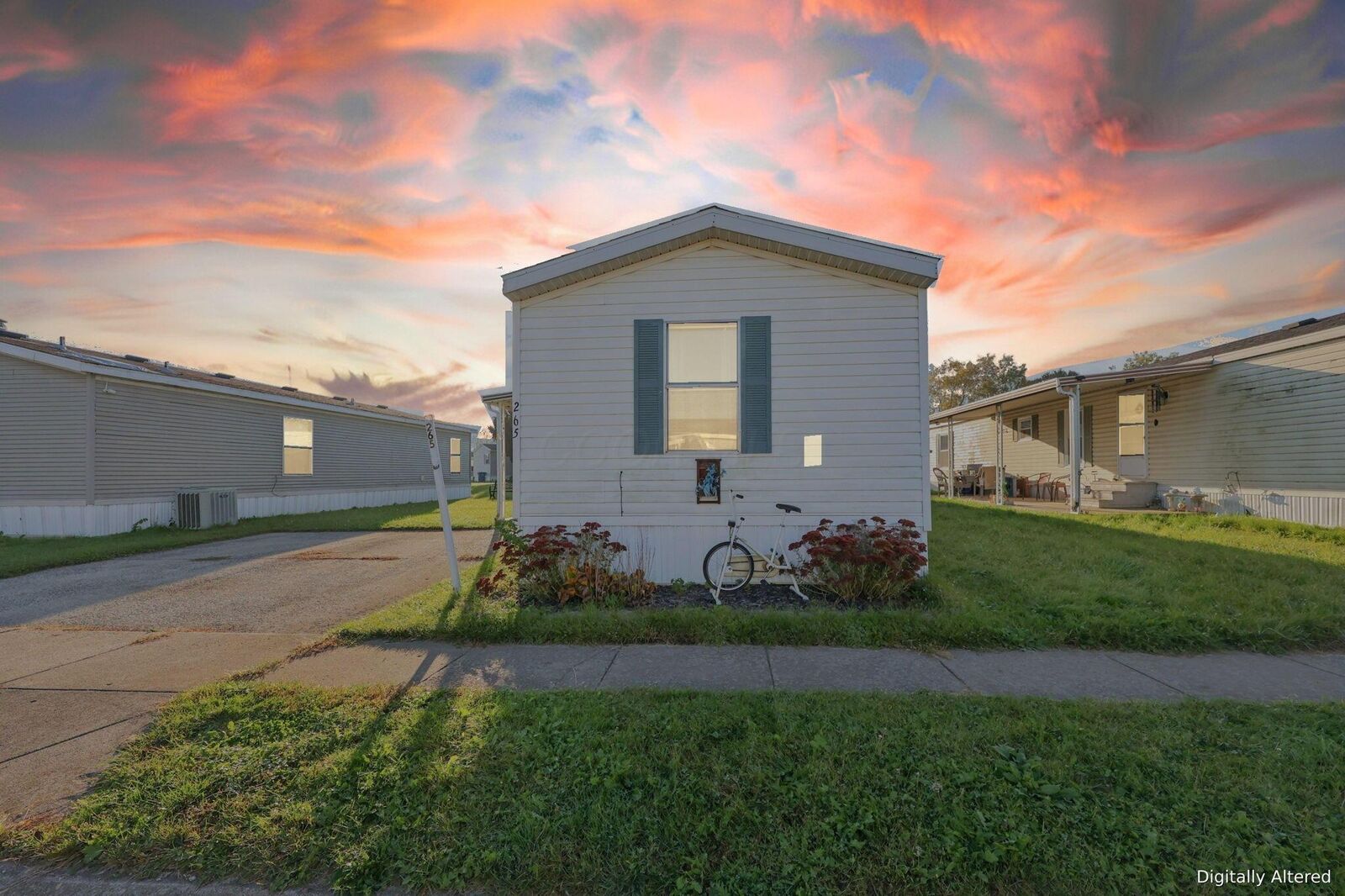 Property Photo:  265 Roundtop Road  OH 43207 