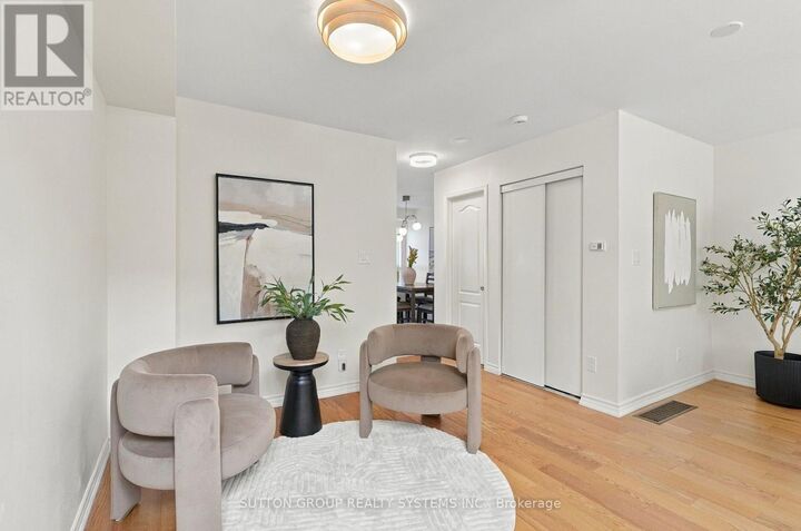 Property Photo: 120 Tarragona Boulevard ON M6N 5C5