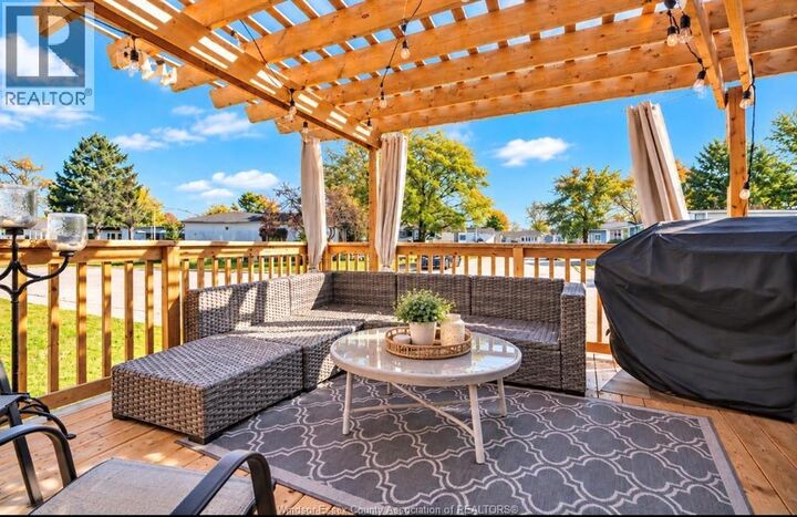 Property Photo:  2 Louisa  ON N8N 2S1 