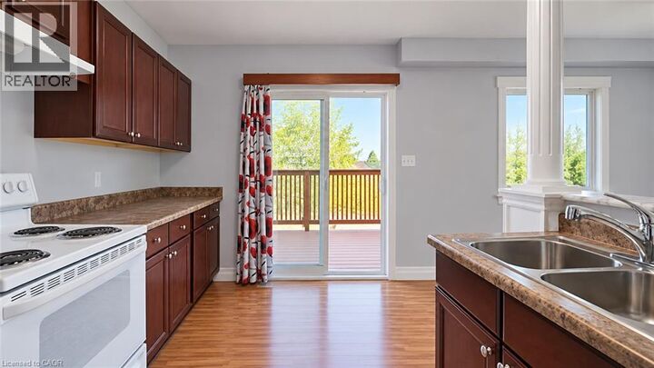 Property Photo:  10 Doll Court  ON N2E 4H1 