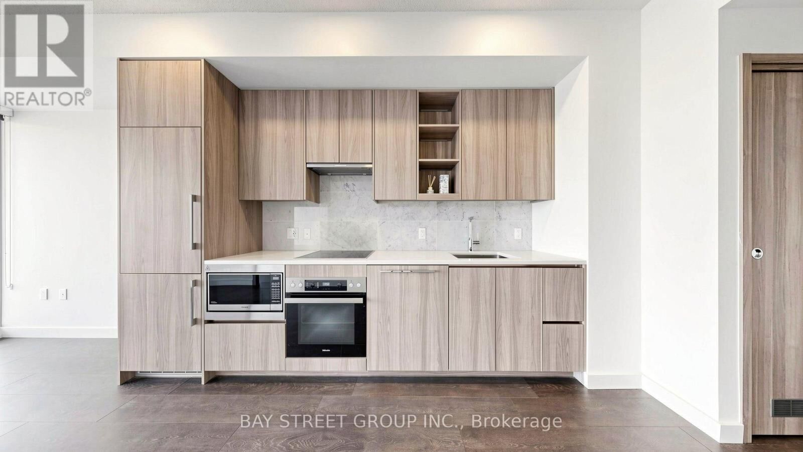 Property Photo:  95 McMahon Drive 2515  ON M2K 0H2 