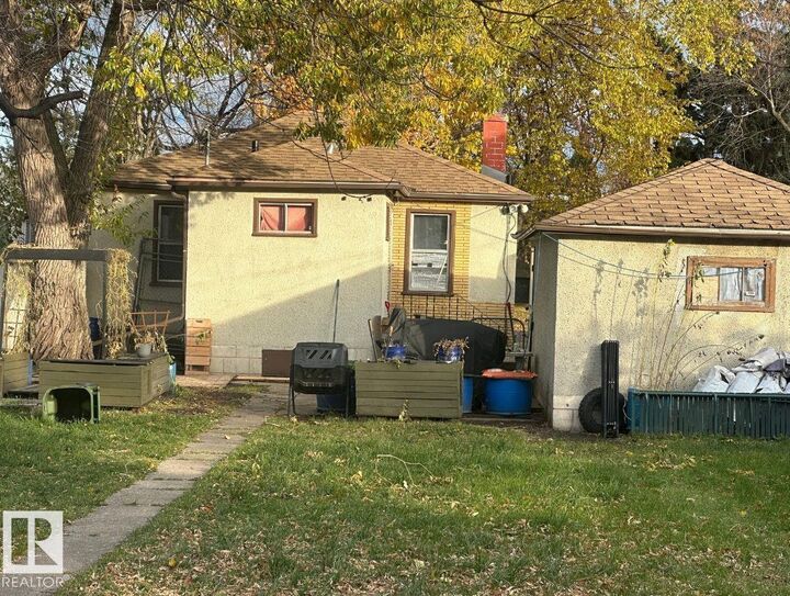 Property Photo:  9516 150 St NW  AB T5P 1M9 
