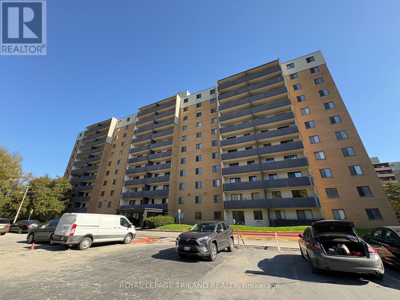 Property Photo:  756 Kipps Lane 603  ON N5Y 4X9 