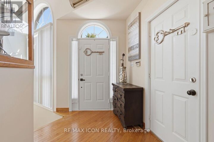 Property Photo:  632 Thornwood Drive  ON N6H 5J6 