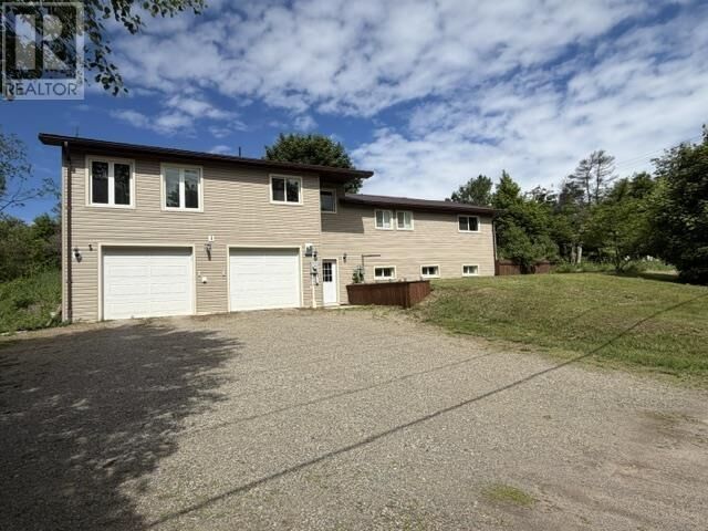 Property Photo: 1049 Allen Side Rd ON P6A 5K8