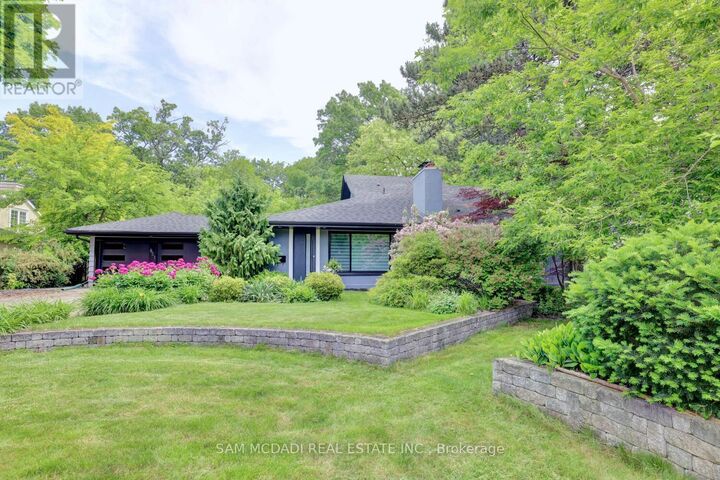 Property Photo:  821 Parkland Avenue  ON L5H 3G6 