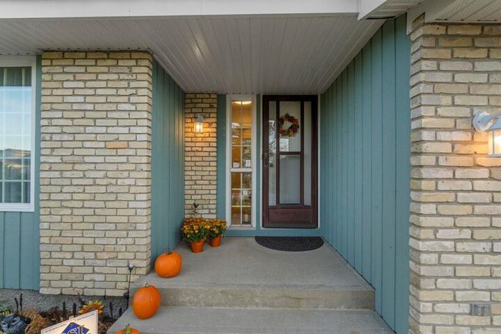 Property Photo: 23 Torrington Road MB R3Y 1B4
