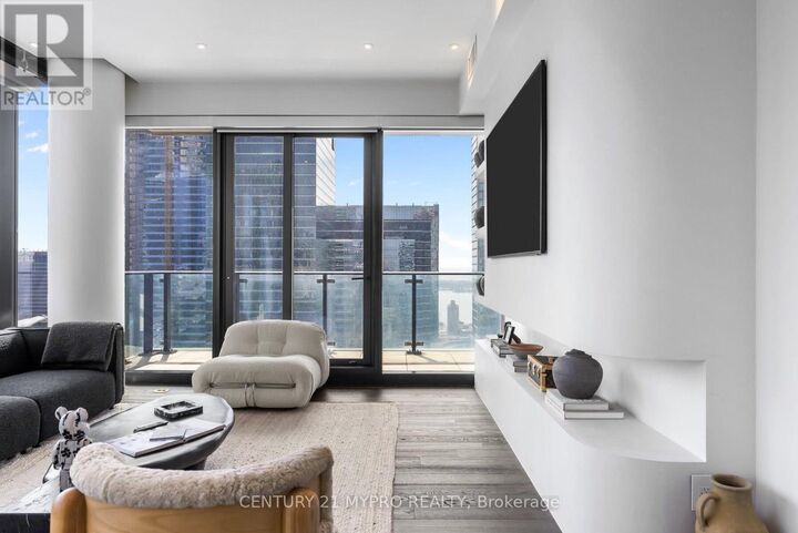 Property Photo: 224 King Street West 3603 ON M5H 0A6