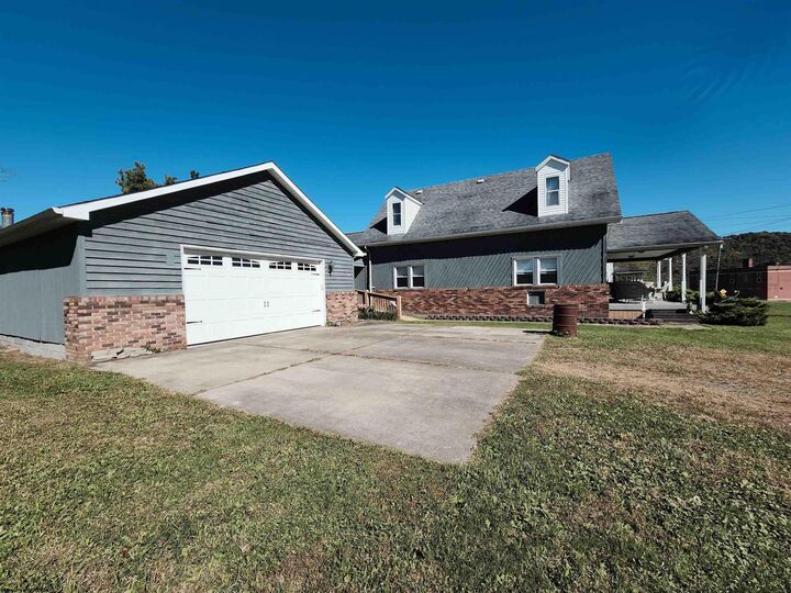 Property Photo: 3549 Shinnston Pike WV 26369