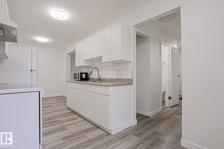 Property Photo: 238 Primrose Gardens Gardens NW AB T5T 0R1
