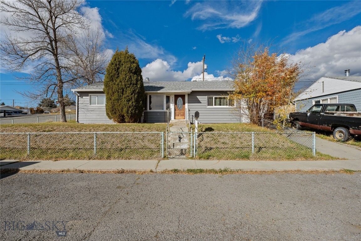 Property Photo: 735 11th MT 59701