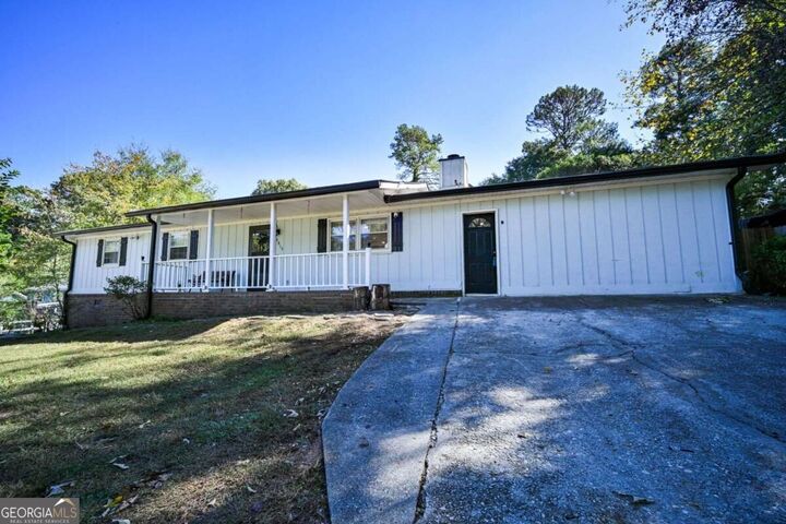 Property Photo: 4815 Manor Drive SW GA 30087