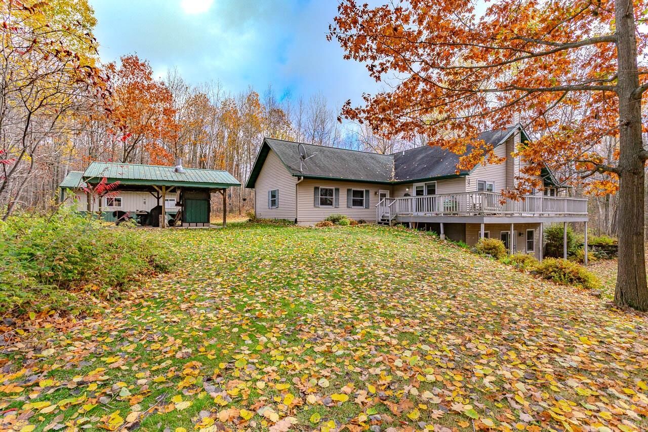 Property Photo:  N4503 South End Rd  WI 54442 