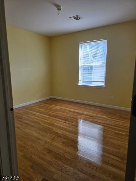 Property Photo:  760 Bergen St 2  NJ 07108 