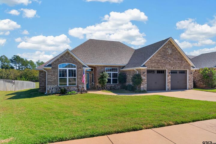 Property Photo: 1513 White Bear Trl TX 75771