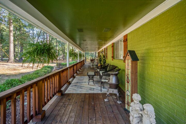 Property Photo:  2001 Northshore Drive  TX 77304 