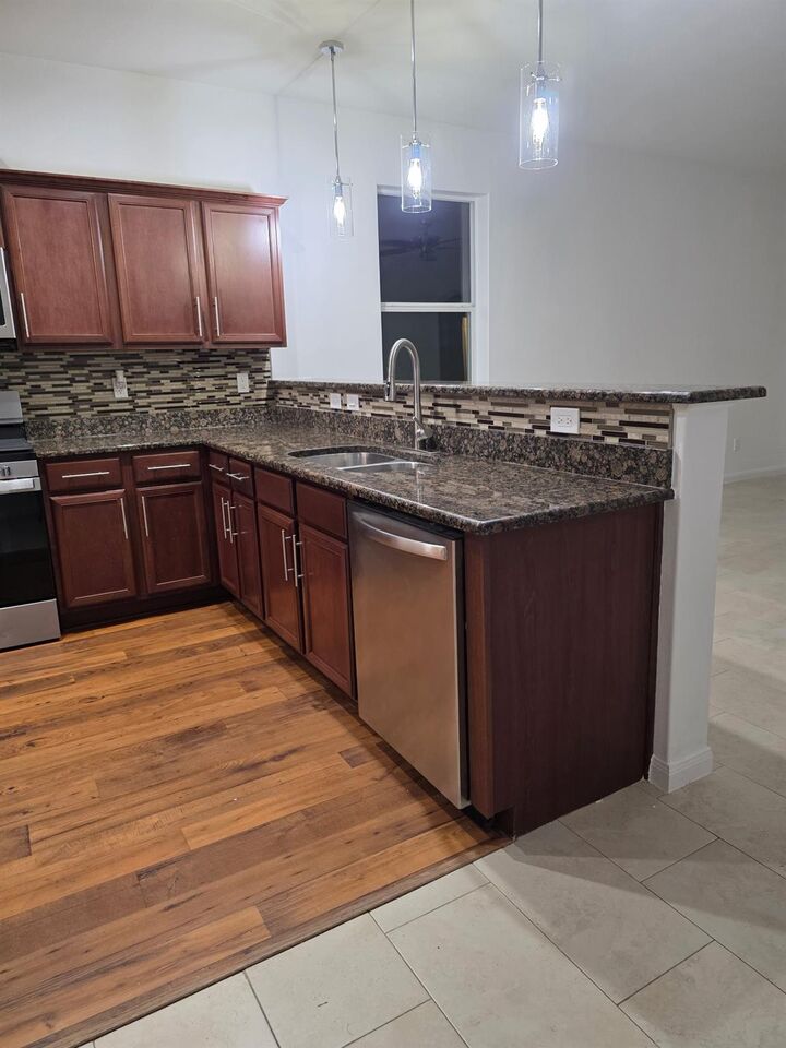 Property Photo:  1819 Opal Peach Drive  TX 77583 