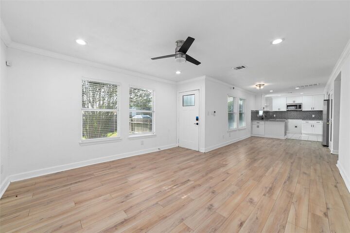 Property Photo:  7125 Conley Street  TX 77021 