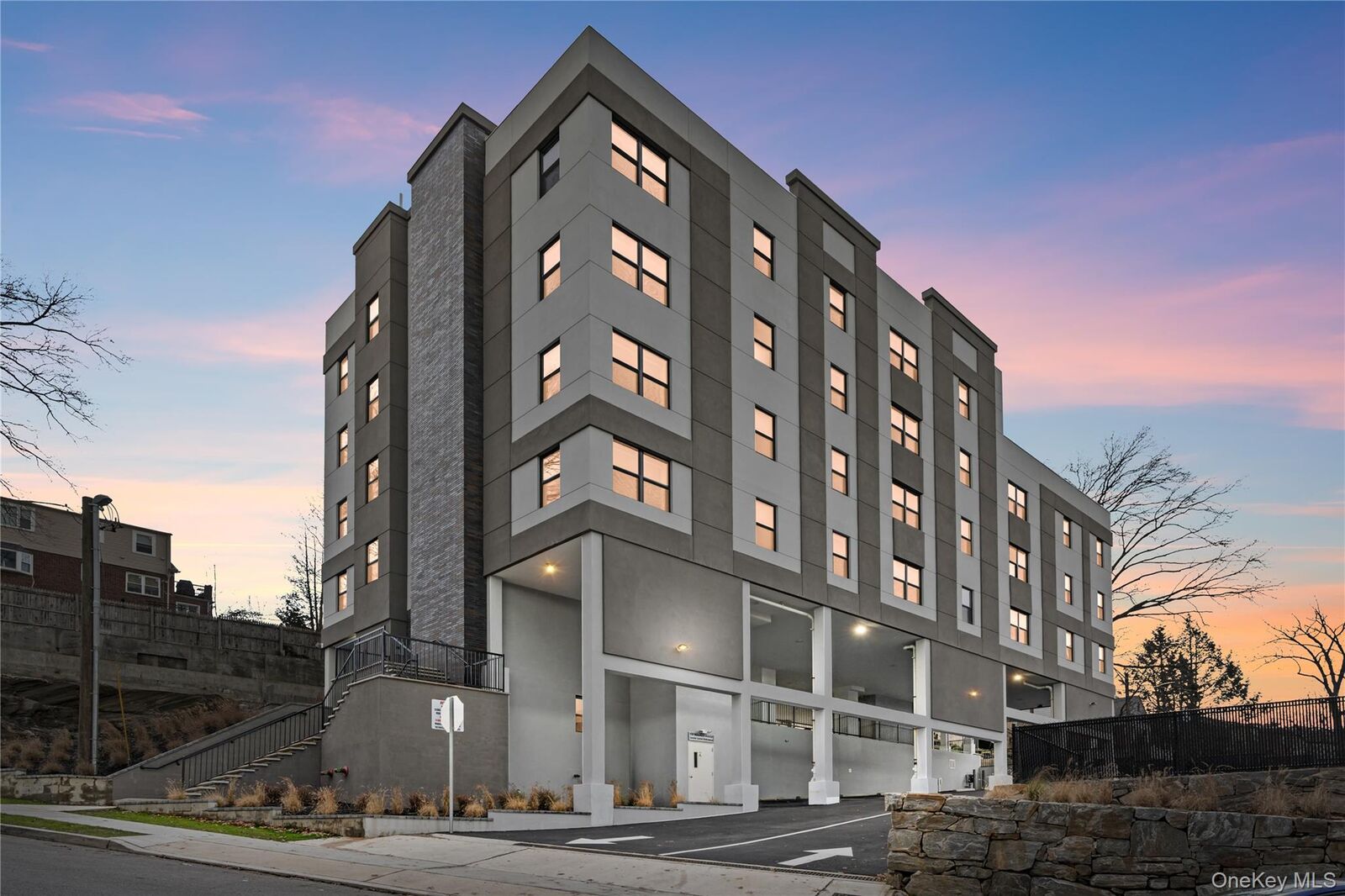 Property Photo: 135 Wakefield Avenue 102 NY 10704