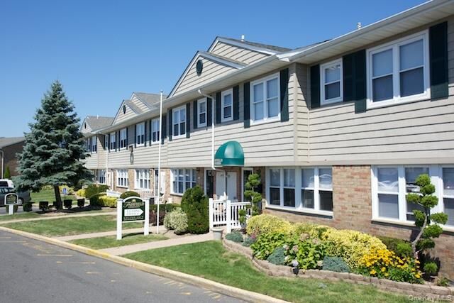 Property Photo: 1355 Roanoke Avenue 11ra NY 11901