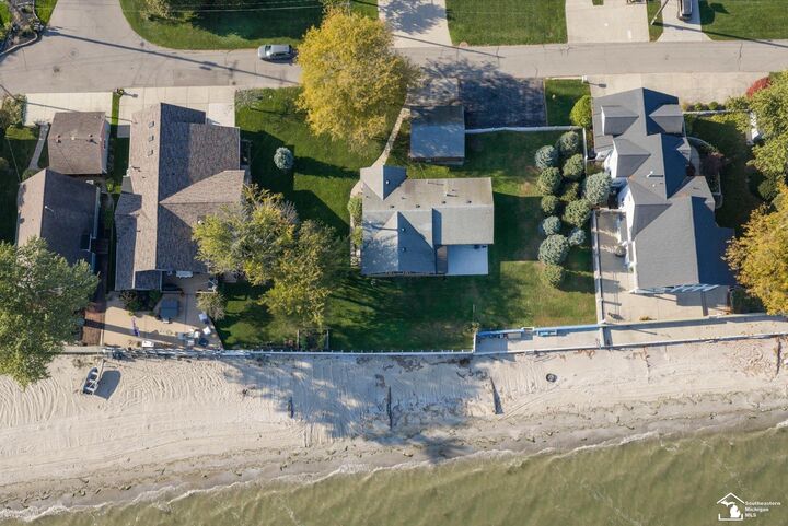 Property Photo:  13500 Venetian  MI 48161 