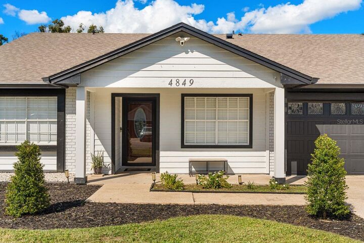 Property Photo: 4849 Eden View Court FL 32810