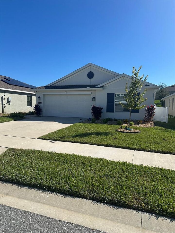 Property Photo: 1802 Perch Hammock Loop FL 34736