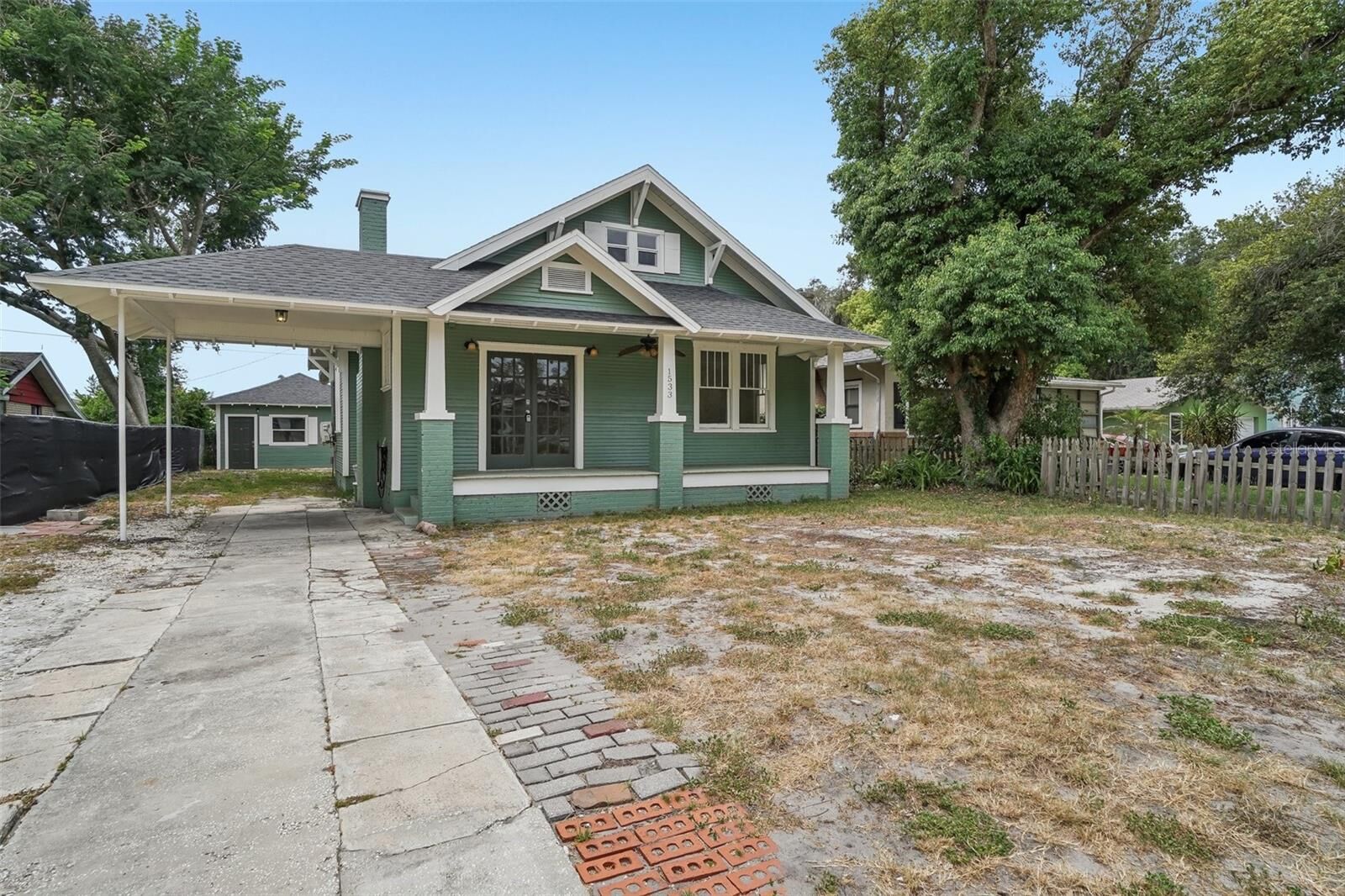 Property Photo:  1533 E Elm Road  FL 33801 