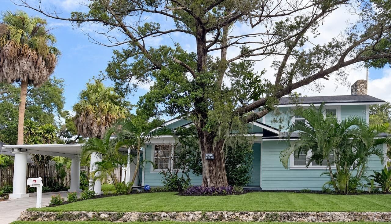 Property Photo: 1812 12th Avenue W FL 34205