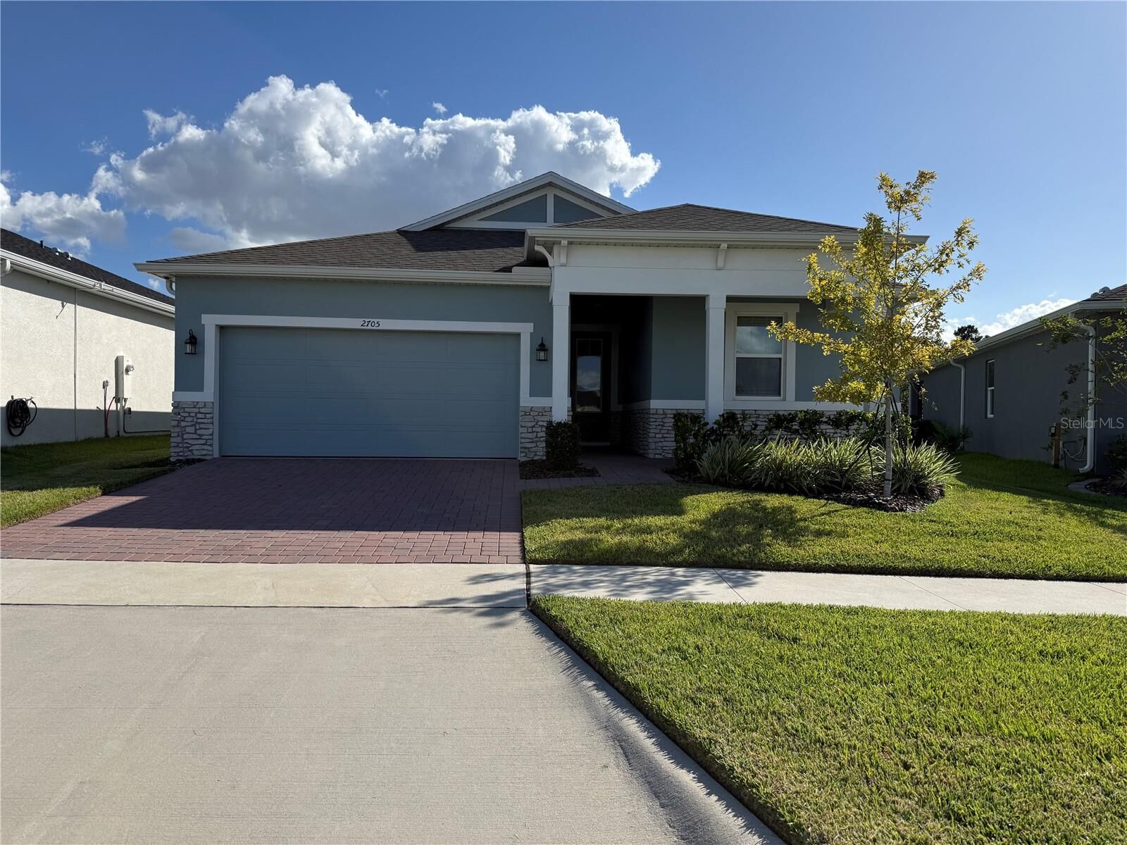 Property Photo:  2705 Sweet Acacia Drive  FL 34711 
