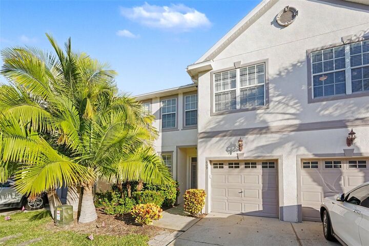 Property Photo: 609 Vallance Way NE FL 33716
