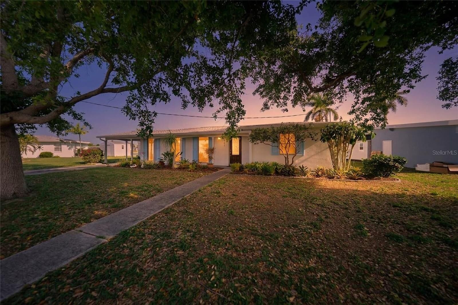 Property Photo: 381 Weber Terrace FL 33952