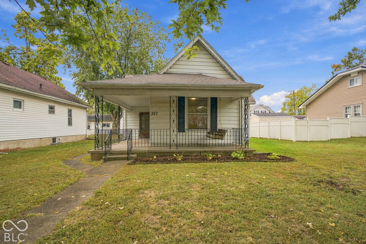 Property Photo:  217 Emerson Drive  IN 47274 