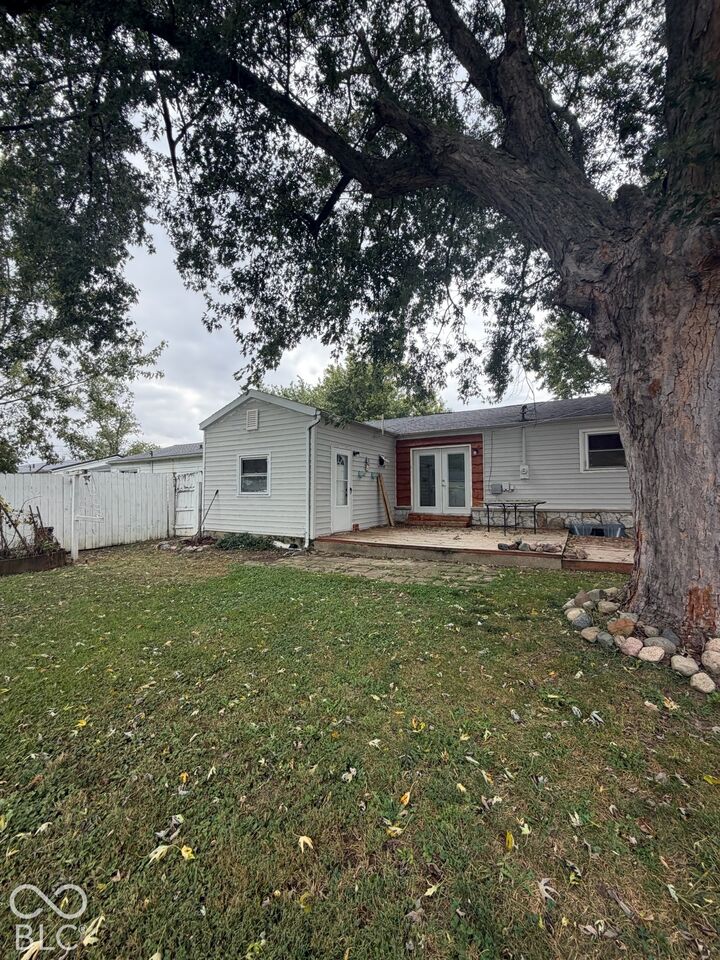 Property Photo:  402 N Miller Avenue  IN 46952 