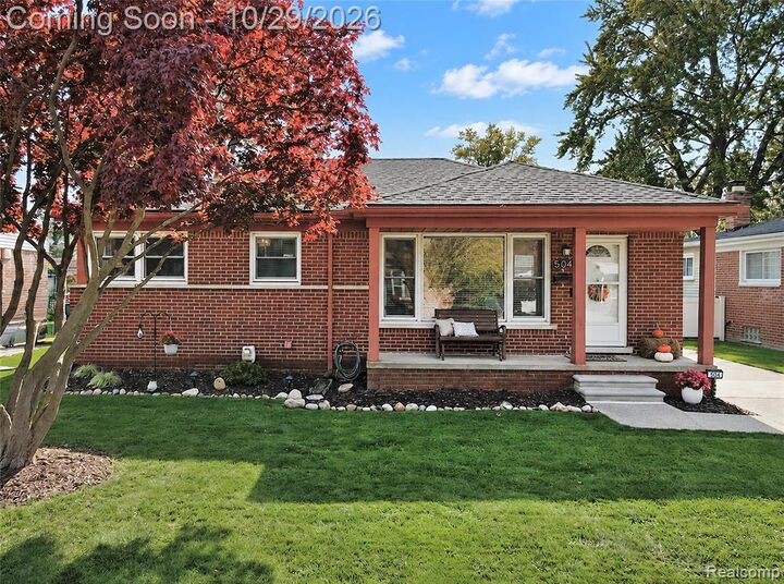 Property Photo: 504 E La Salle Avenue MI 48073 3545