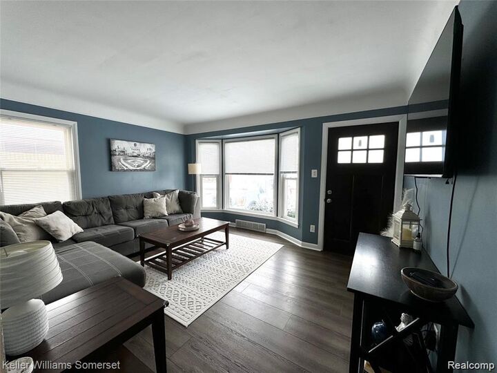 Property Photo:  116 Devillen Avenue  MI 48073 3434 