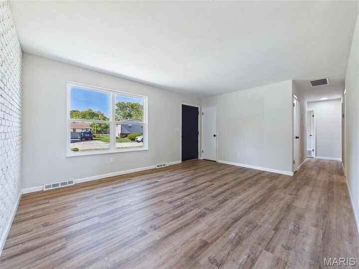 Property Photo:  404 Anita Drive  IL 62208 