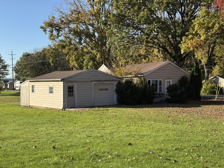 Property Photo: 1062 Bryant Avenue MI 49202