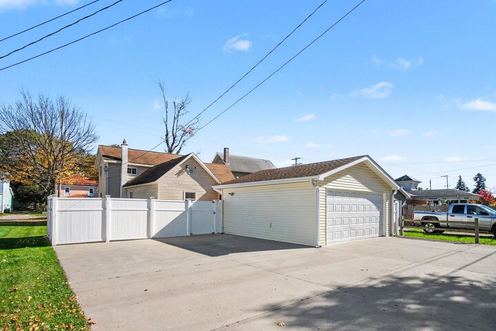 Property Photo: 117 N 3rd Avenue MI 49307