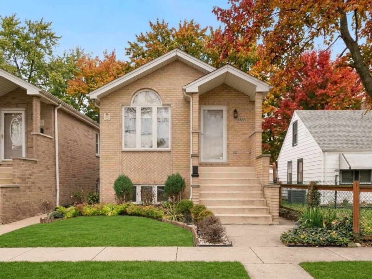 Property Photo: 4855 S Linder Avenue IL 60638