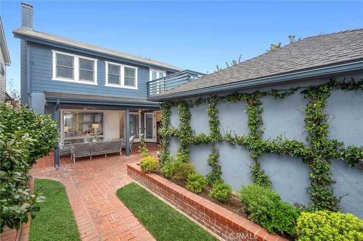 Property Photo:  418 Belvue Lane  CA 92661 