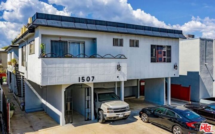 Property Photo: 1507 S Sherbourne Drive CA 90035